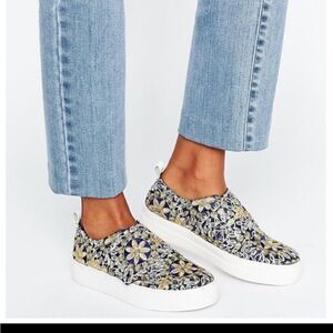 E8 by Miista Reanna embroidered sneaker size 38